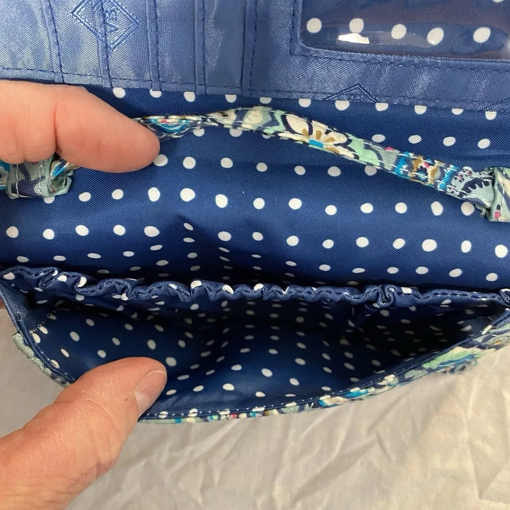 Vera Bradley Daisy Dot Paisley All In One Crossbody Wallet Blue Quilted